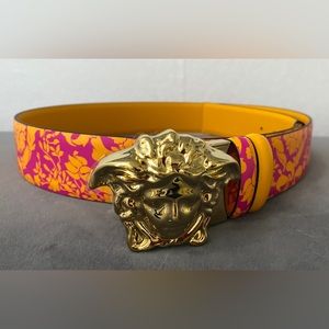 New VersaceMen's Medusa Head Buckle Reversible Leather Belt. Sz 42 $595